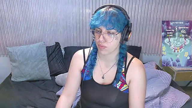 Eli666uwu online show from 12-22-25, 10:45