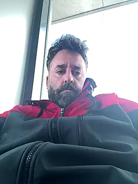 AreiasTuga online show from 11-17-25, 12:11