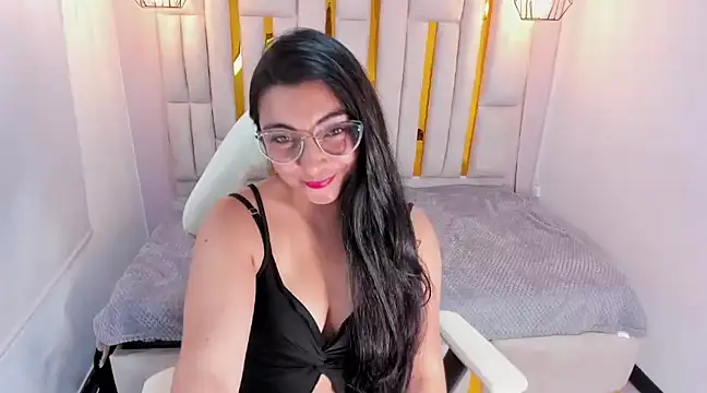 Karla hernandez  online show from 03-07-25, 05:17