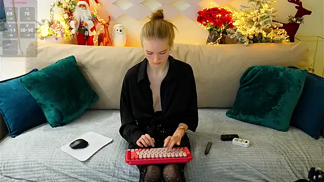Alexandra Demore online show from 12-22-24, 09:42