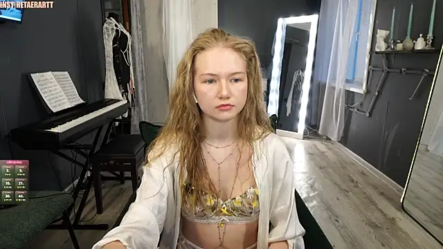 Alexandra Demore online show from 05-30-26, 07:44