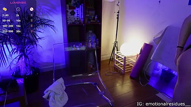 droolingdollfacee online show from 12-21-25, 10:17