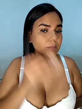 Snapshot of AntonellaShot chatting on 05-10-26, 06:46 AntonellaShot online show from 05-10-26, 06:46