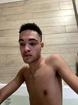 Snapshot of LukonPorn chatting on 11-20-25, 05:01 LukonPorn online show from 11-20-25, 05:01