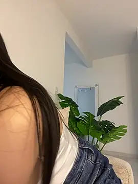 Snapshot of montmariana chatting on 02-02-25, 06:37 montmariana online show from 02-02-25, 06:37