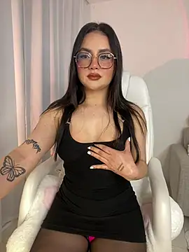 Snapshot of montmariana chatting on 03-04-25, 03:00 montmariana online show from 03-04-25, 03:00