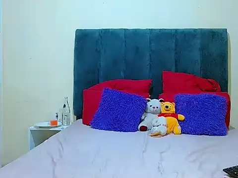 curvycloe1 online show from 10-18-25, 04:30