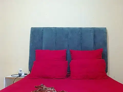 curvycloe1 online show from 05-25-26, 07:14