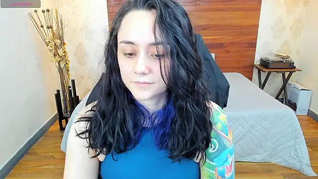 Snapshot of KatherineBond chatting on 01-03-25, 12:22 KatherineBond online show from 01-03-25, 12:22