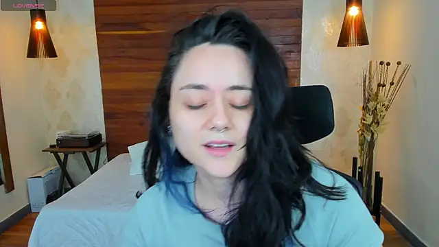 Snapshot of KatherineBond chatting on 01-21-25, 01:39 KatherineBond online show from 01-21-25, 01:39