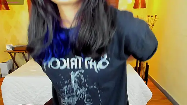 Snapshot of KatherineBond chatting on 01-22-25, 11:43 KatherineBond online show from 01-22-25, 11:43