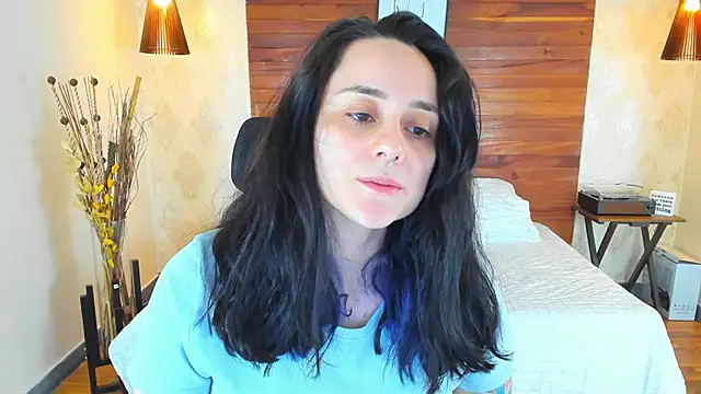 Snapshot of KatherineBond chatting on 02-20-25, 01:03 KatherineBond online show from 02-20-25, 01:03