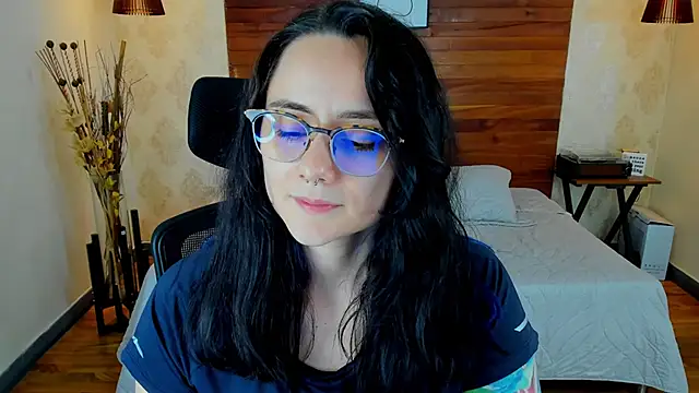 Snapshot of KatherineBond chatting on 03-13-25, 02:05 KatherineBond online show from 03-13-25, 02:05