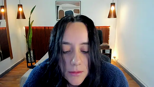 Snapshot of KatherineBond chatting on 10-14-25, 07:36 KatherineBond online show from 10-14-25, 07:36