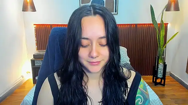 KatherineBond online show from 12-04-25, 07:22