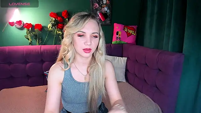 EvaMoran online show from 02-15-25, 01:31