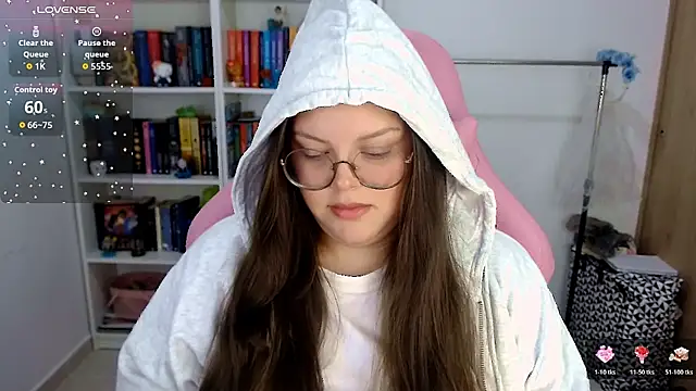 Snapshot of Gabiwaifu chatting on 10-24-25, 11:34 Gabiwaifu online show from 10-24-25, 11:34