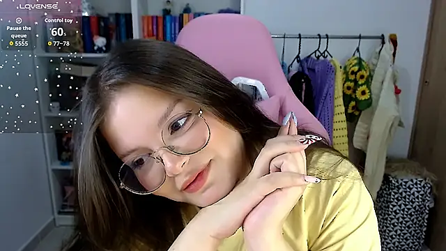 Snapshot of Gabiwaifu chatting on 11-11-25, 02:22 Gabiwaifu online show from 11-11-25, 02:22