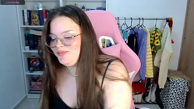 Snapshot of Gabiwaifu chatting on 11-12-25, 01:06 Gabiwaifu online show from 11-12-25, 01:06