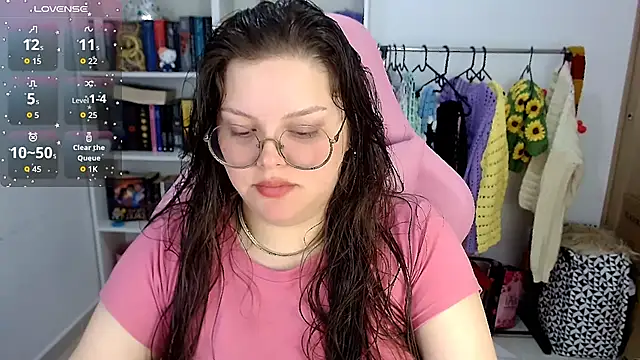 Snapshot of Gabiwaifu chatting on 11-15-25, 06:55 Gabiwaifu online show from 11-15-25, 06:55