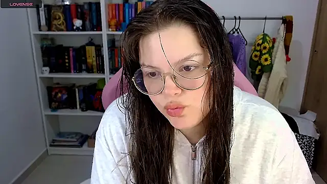 Snapshot of Gabiwaifu chatting on 11-23-25, 03:39 Gabiwaifu online show from 11-23-25, 03:39