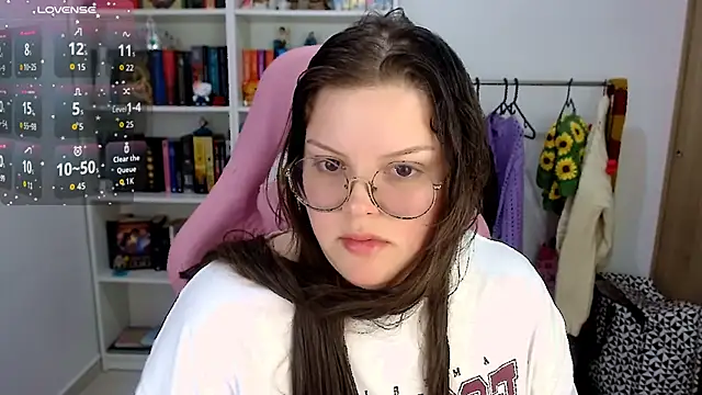 Snapshot of Gabiwaifu chatting on 11-29-25, 05:54 Gabiwaifu online show from 11-29-25, 05:54