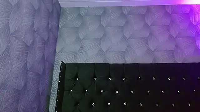 AnnaliOlsenX online show from 07-30-26, 06:40