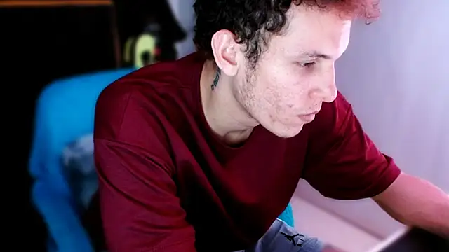 Snapshot of deividcloud36 chatting on 11-09-25, 04:44 deividcloud36 online show from 11-09-25, 04:44