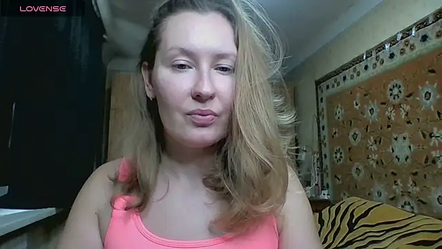 AnnaXLovers online show from 10-27-25, 10:19