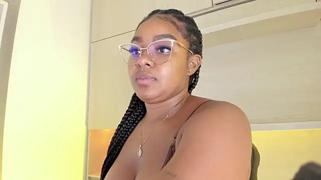 tamaraa smiith online show from 10-24-25, 07:43