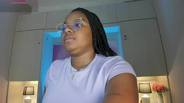 Snapshot of tamaraa_smiith chatting on 05-27-26, 07:55 tamaraa smiith online show from 05-27-26, 07:55