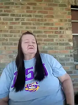 Bayou Woman68 online show from 10-31-25, 07:26