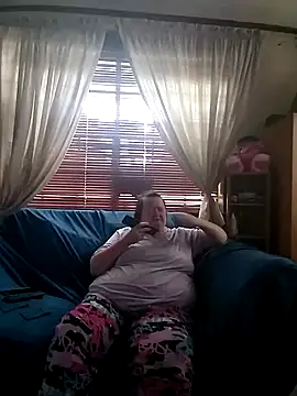 Snapshot of Bayou_Woman68 chatting on 04-28-26, 06:13 Bayou Woman68 online show from 04-28-26, 06:13