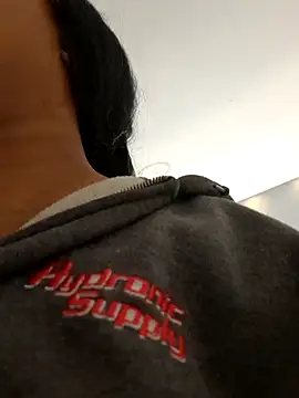 Adelehottman online show from 10-15-25, 12:05