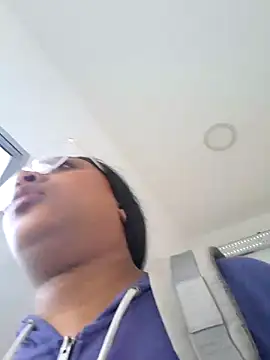 Adelehottman online show from 12-17-25, 12:22