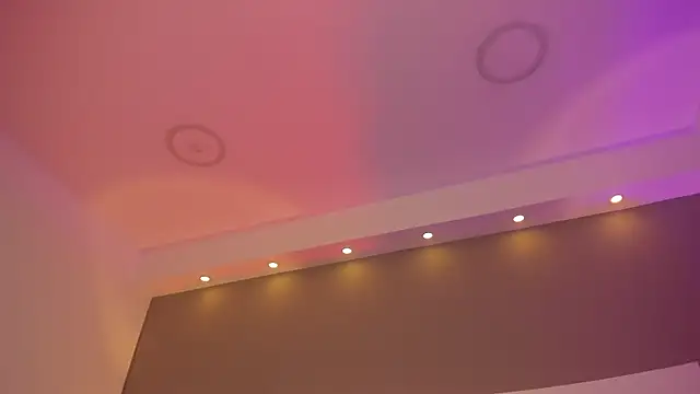 Adelehottman online show from 05-27-26, 12:13