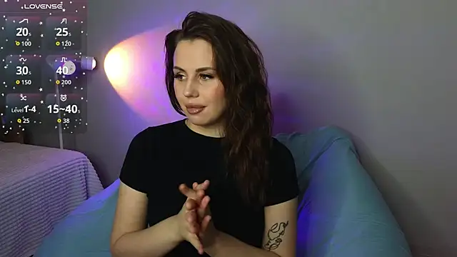 Snapshot of Aisha_Riley chatting on 10-03-25, 01:30 Aisha Riley online show from 10-03-25, 01:30
