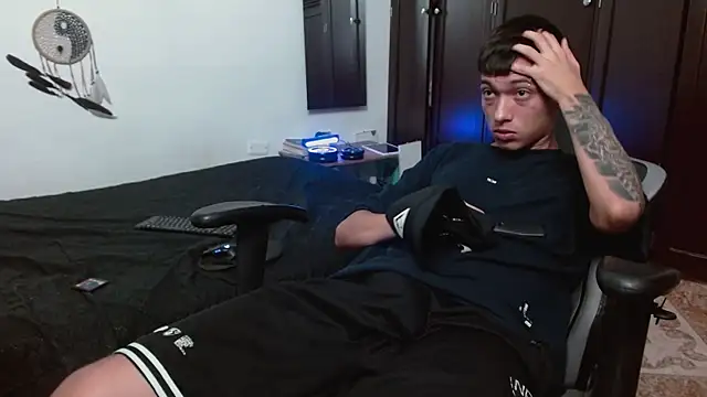 aaron blug online show from 11-04-25, 05:23