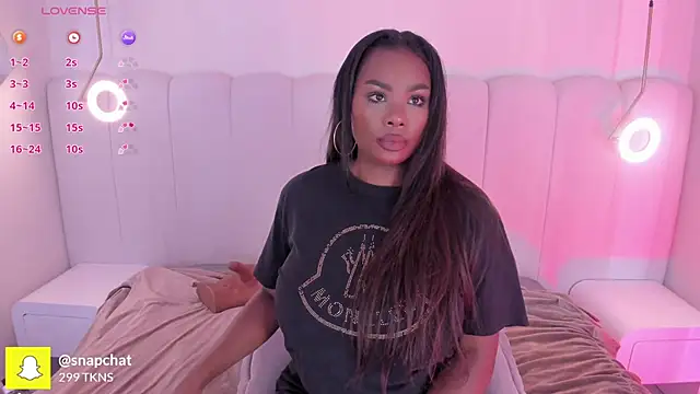 Snapshot of _huge_boobs_ebony chatting on 12-22-25, 05:21 huge boobs ebony online show from 12-22-25, 05:21