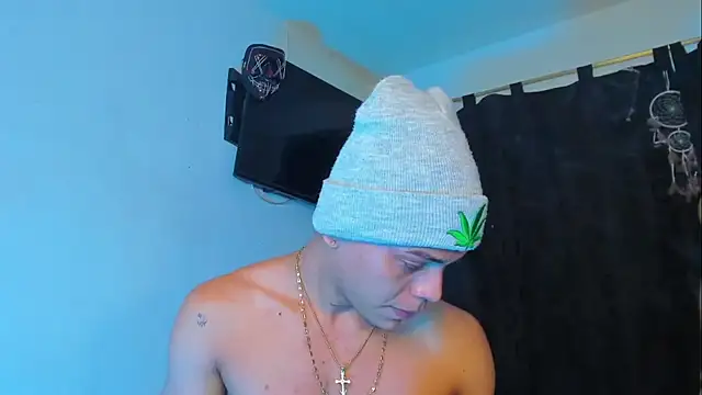 Snapshot of visaelX chatting on 12-05-24, 02:31 visaelX online show from 12-05-24, 02:31