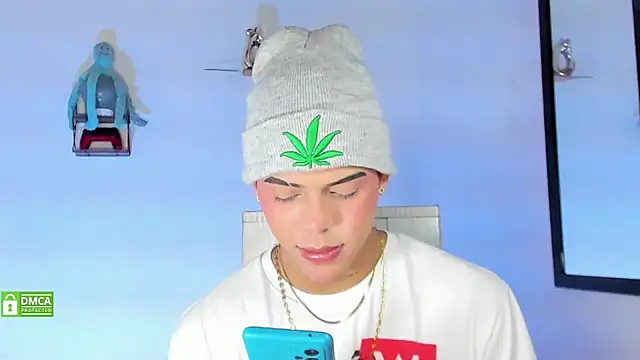 Snapshot of visaelX chatting on 03-20-25, 03:14 visaelX online show from 03-20-25, 03:14