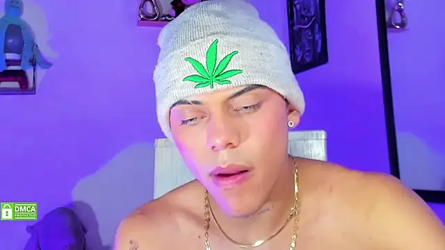 Snapshot of visaelX chatting on 03-22-25, 04:37 visaelX online show from 03-22-25, 04:37