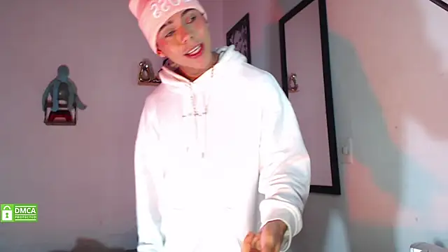 Snapshot of visaelX chatting on 03-23-25, 07:53 visaelX online show from 03-23-25, 07:53