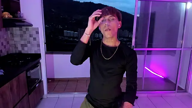 Snapshot of visaelX chatting on 09-28-25, 10:48 visaelX online show from 09-28-25, 10:48