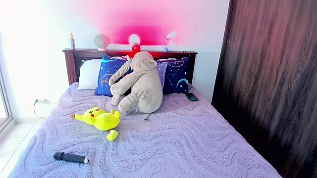 Snapshot of visaelX chatting on 11-17-25, 02:23 visaelX online show from 11-17-25, 02:23