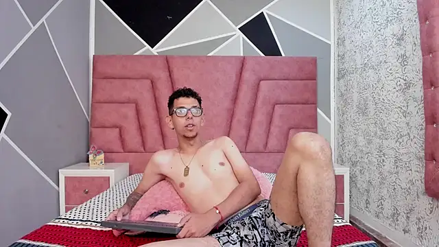 Derek and Skarlet online show from 01-25-25, 02:36