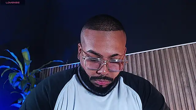 Snapshot of DilanJonnes_ chatting on 01-29-25, 10:11 DilanJonnes online show from 01-29-25, 10:11