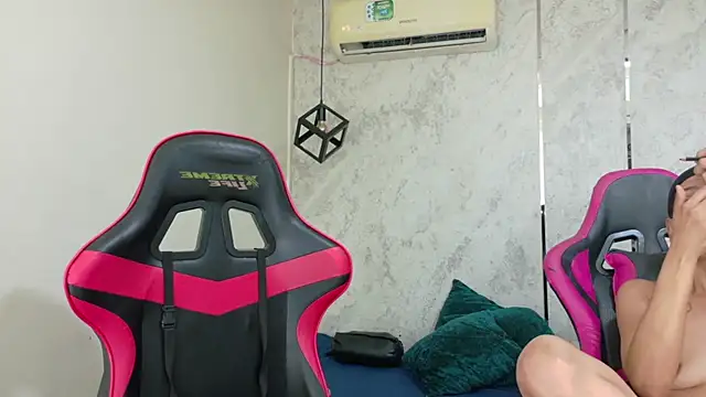 emy 0 online show from 04-15-26, 02:46