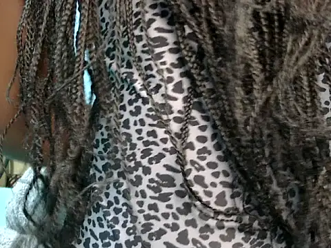 medinahswee online show from 10-21-25, 04:24