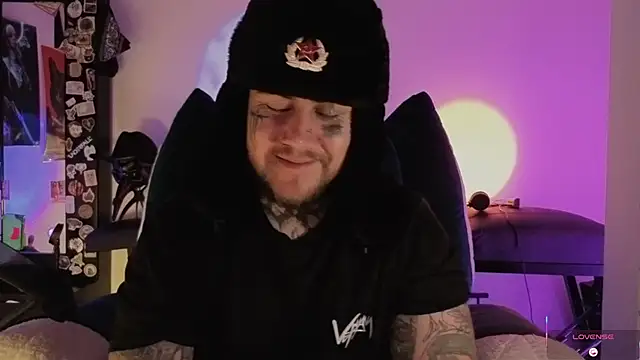 Snapshot of Ash_gusbig chatting on 11-29-25, 04:37 Ash gusbig online show from 11-29-25, 04:37